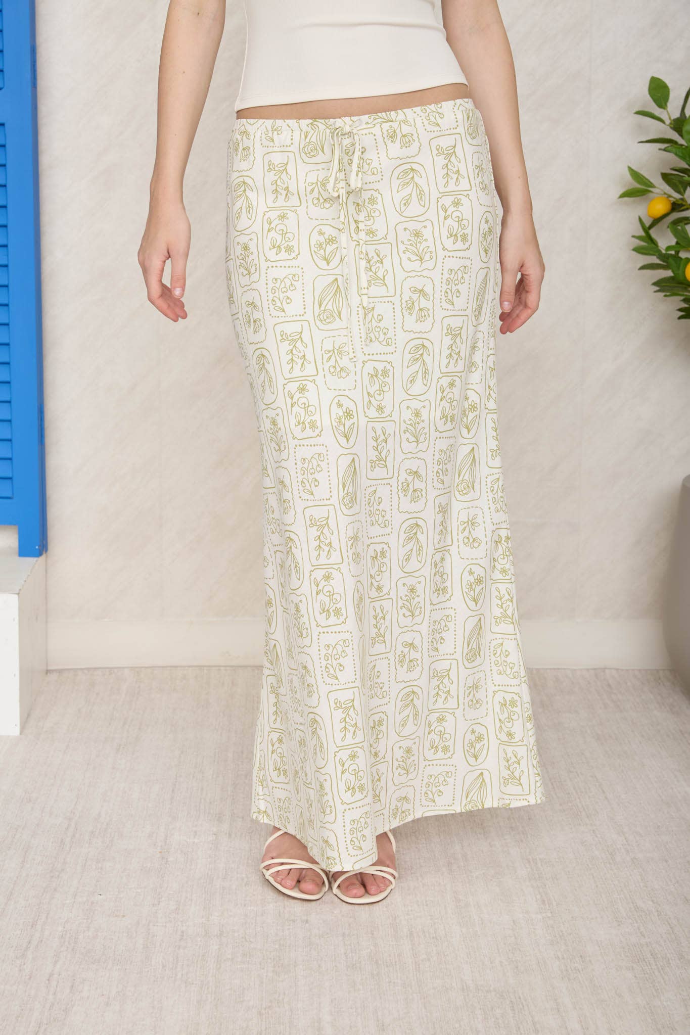 Olivia Floral Pattern Midi Skirt