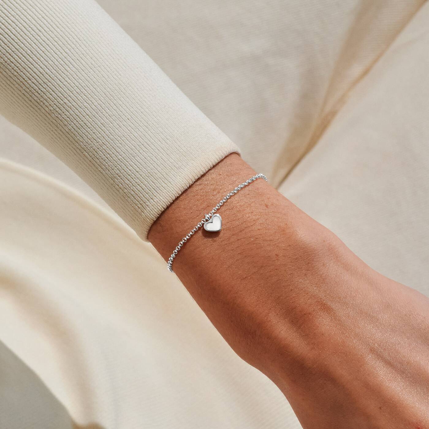 A Littles & Co Mother Of Pearl Heart Bracelet