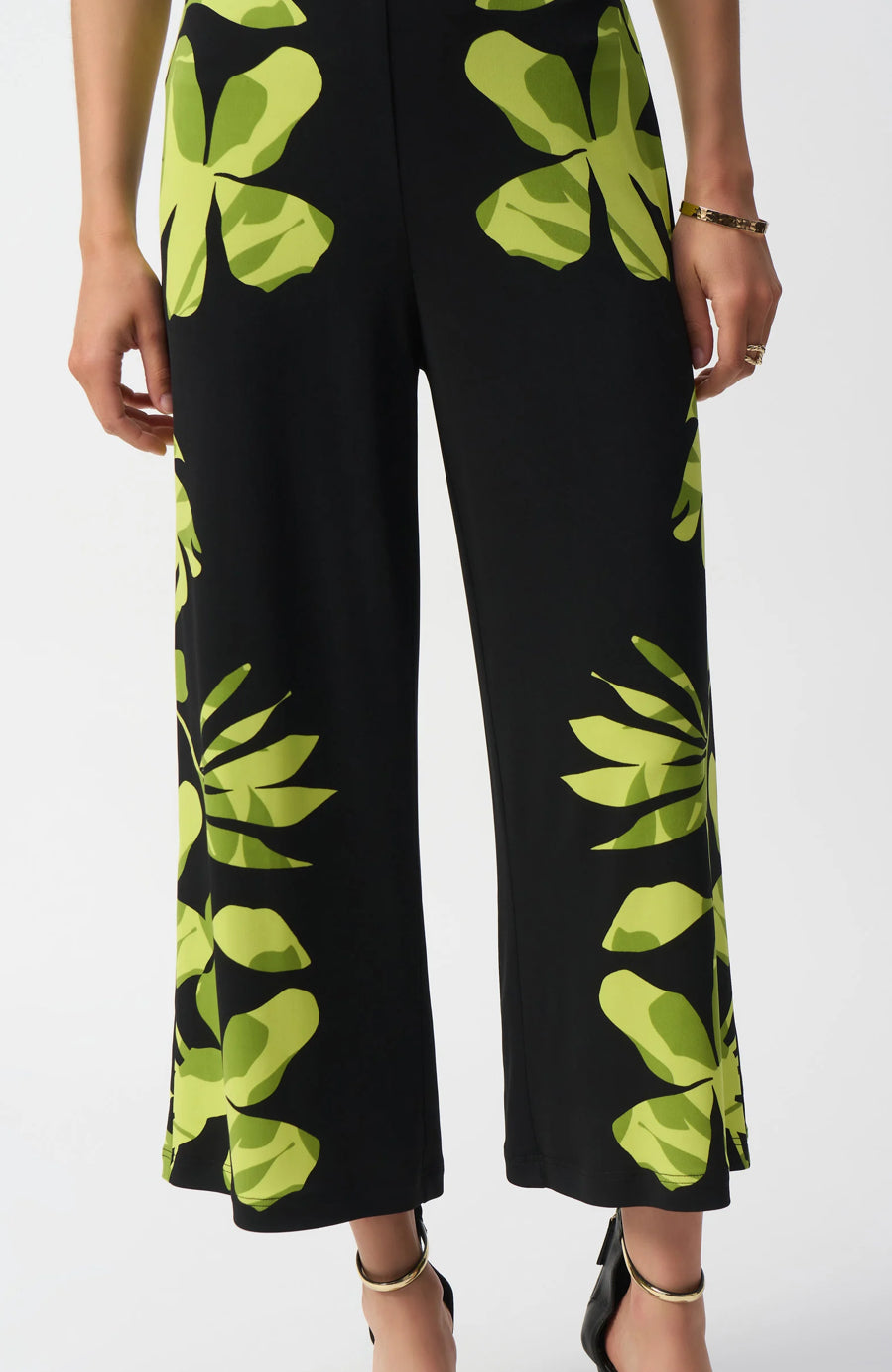 JR Silky Knit Floral Culotte Pants