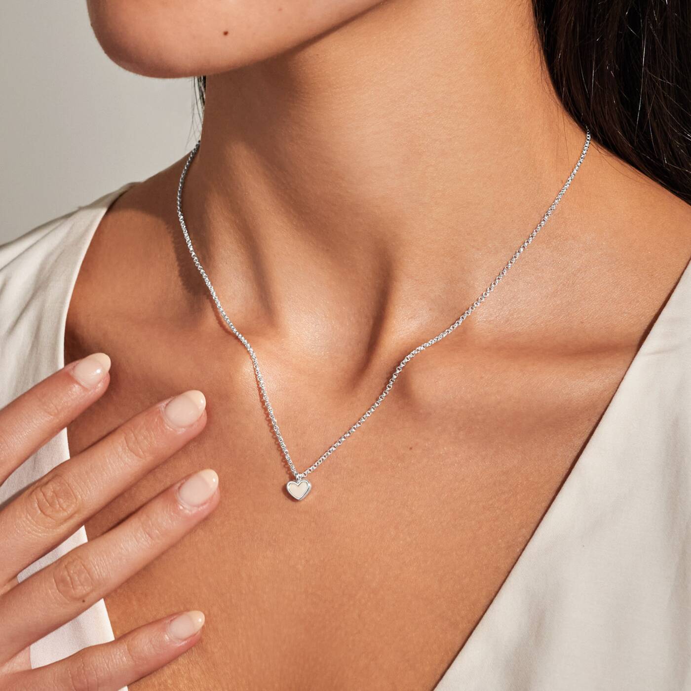 A Littles & Co Mother Of Pearl Heart Necklace