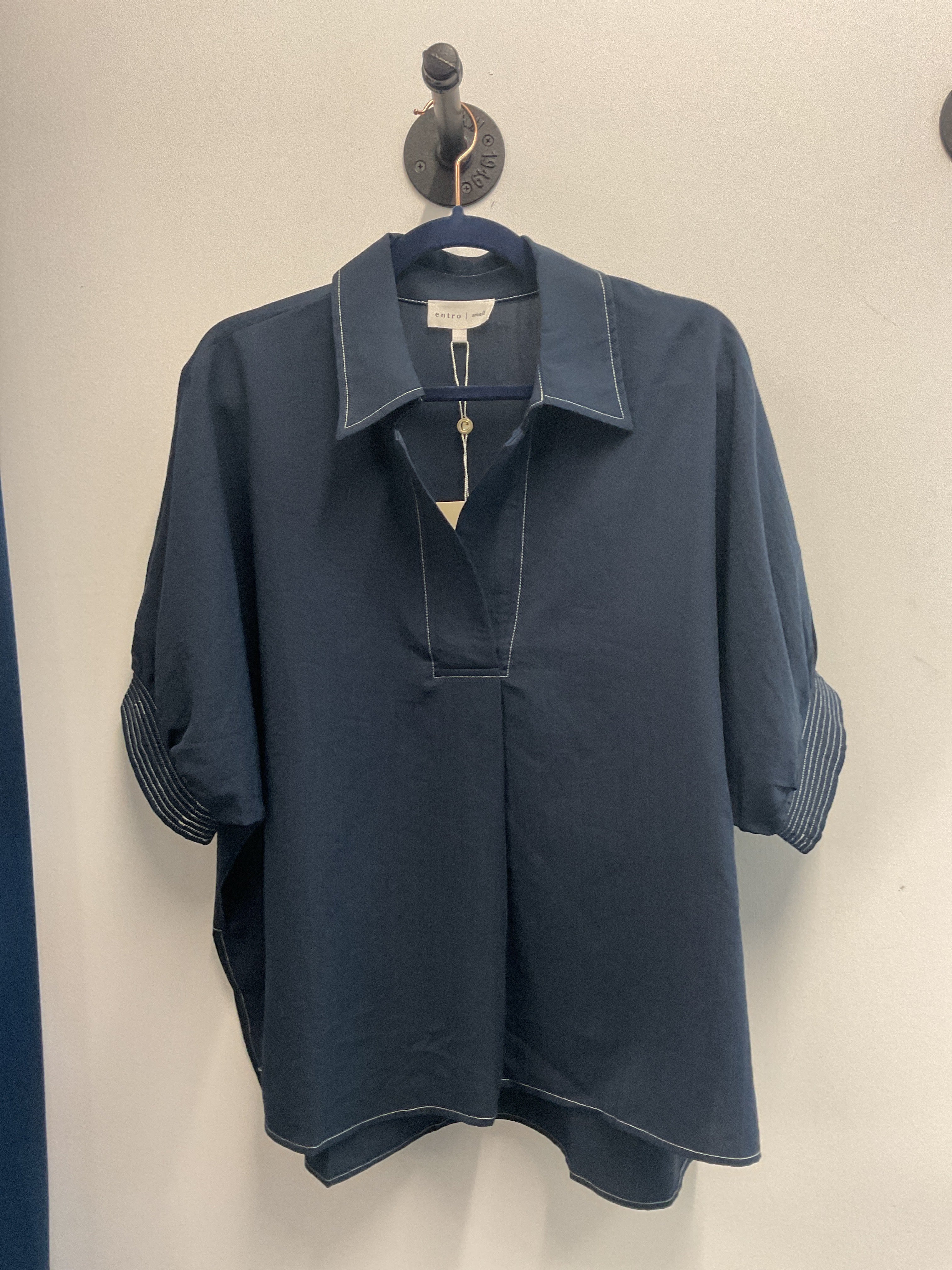 Kami Navy Top With White Stitch