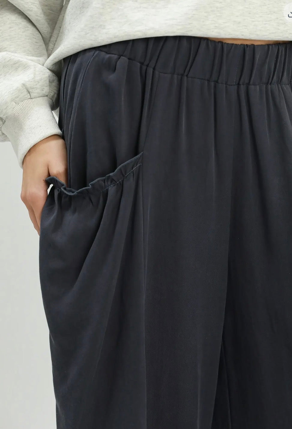 Phoebe Flowy Wide Leg Pant-Black and Navy